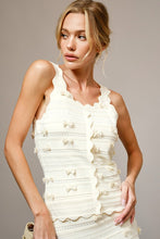 Scalloped Edge Tank
