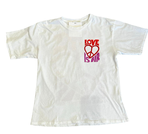 (Final Sale) Love Is In The Air Tee
