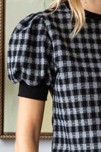 Contrast Checked Top